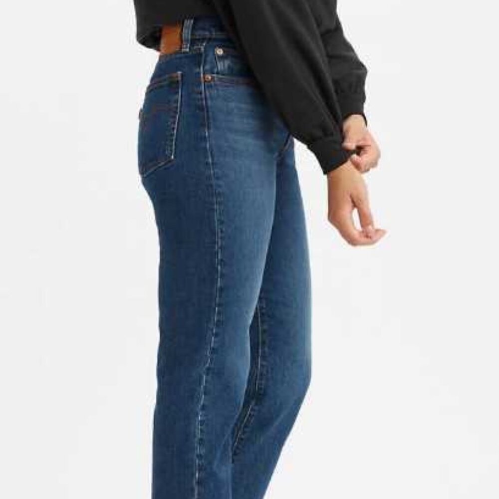 Levi's - Picture 2 of 3